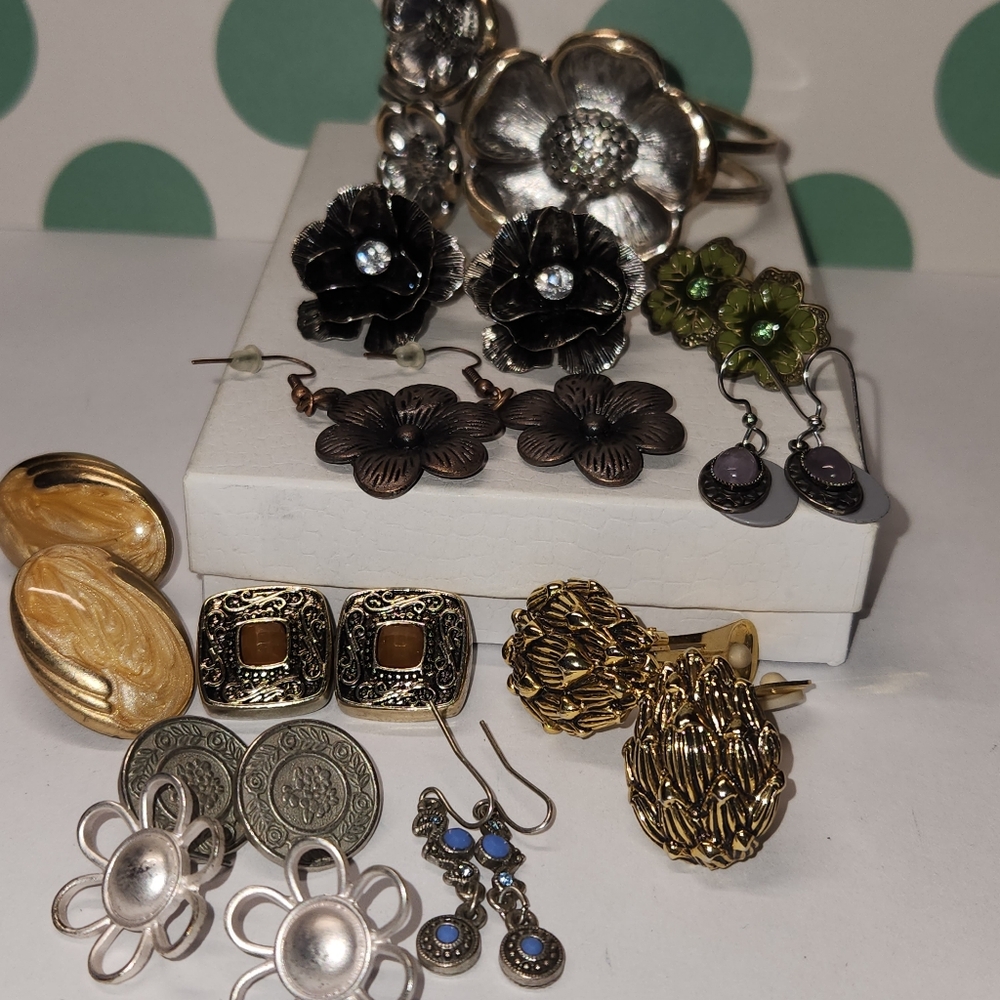 #2 ART NOUVEAU JEWERLY, ASYSMMETRICAL LINE, ORGANICS, FLOWERS FORM LOT 